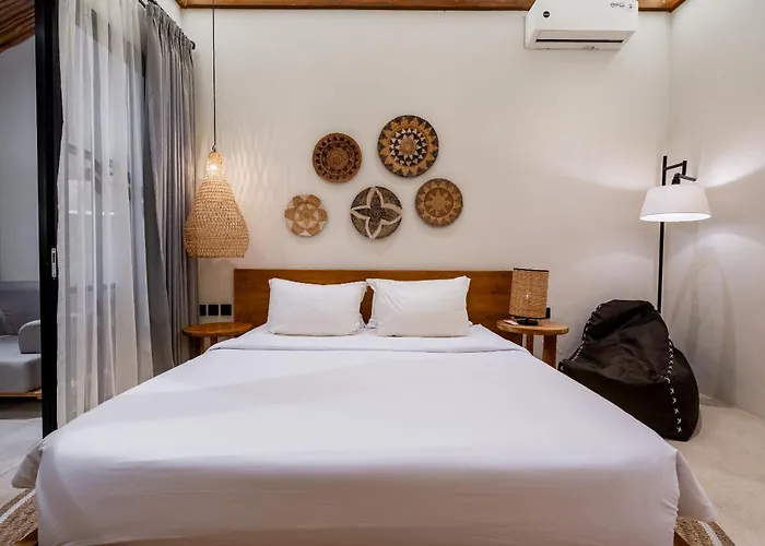 Hijau By Evdekimi - Charming 2br Escape With Pool, Outdoor Lounge, Lush Garden *
