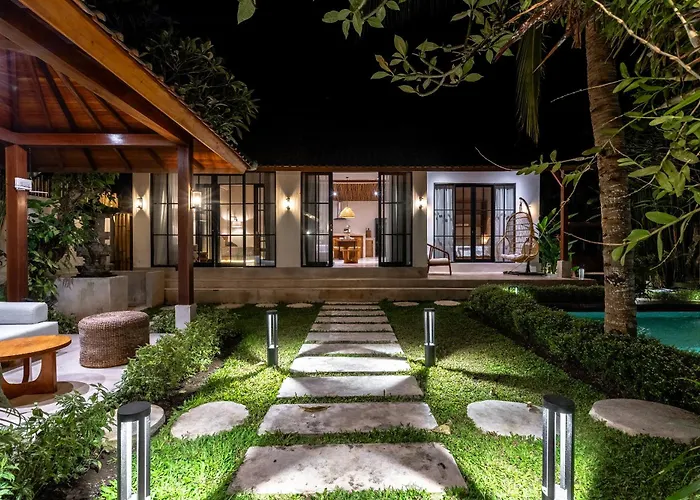 Hijau By Evdekimi - Charming 2br Escape With Pool, Outdoor Lounge, Lush Garden Villa