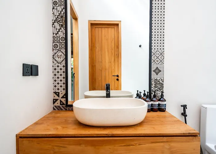 Villa Hijau By Evdekimi - Charming 2br Escape With Pool, Outdoor Lounge, Lush Garden