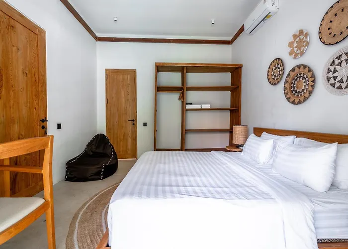 Hijau By Evdekimi - Charming 2br Escape With Pool, Outdoor Lounge, Lush Garden Villa *