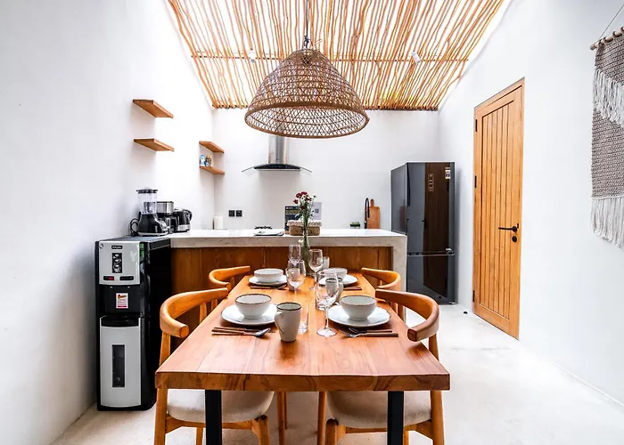 Hijau By Evdekimi - Charming 2br Escape With Pool, Outdoor Lounge, Lush Garden Villa *